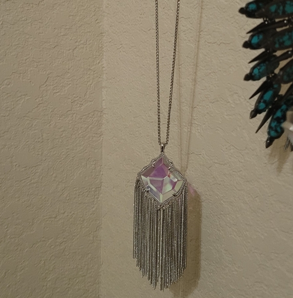 NWT KENDRA SCOTT FACETED DICHROIC SILVER NECKLACE - Picture 7 of 15